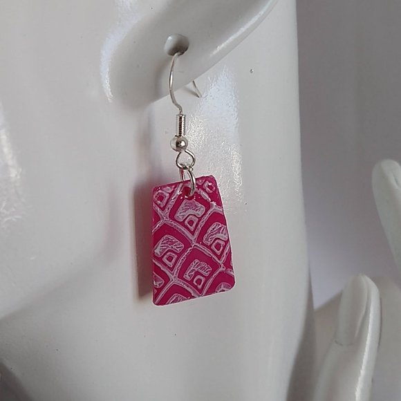 Handmade pink and white polymer clay earrings. Boucles d'oreilles fait à la main - Picture 5 of 6